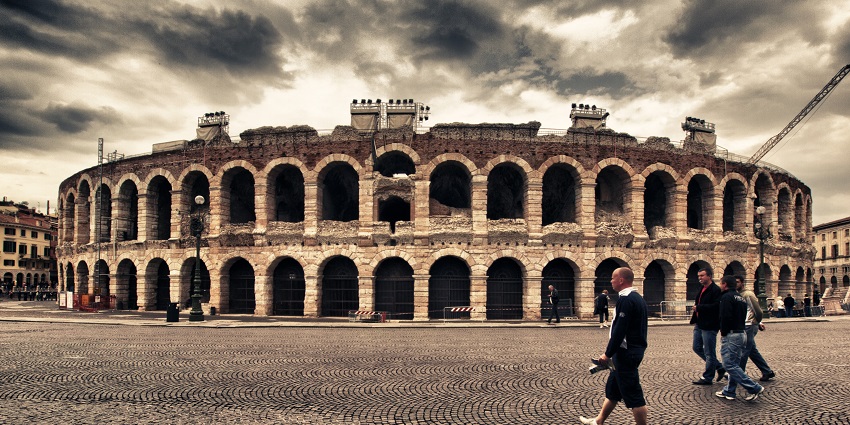 Things to do in Verona include attending the massive Roman amphitheatre, hosting live operas and performances.