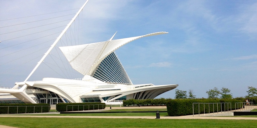 Milwaukee Art Museum, with its unique design, is among the places to visit near Chicago.