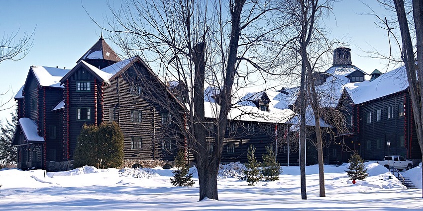 Montebello, one of the top places to visit near Montreal, features a quaint riverside village famous for its log château and peaceful countryside charm.