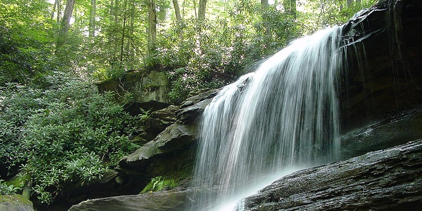 Montezuma Waterfalls, a beautiful cascade surrounded by jungle, among the top waterfalls in Costa Rica.