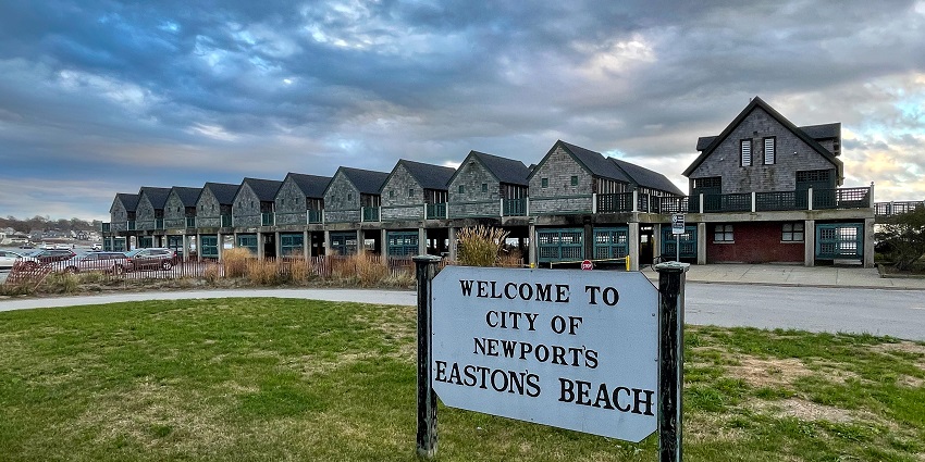 A coastal city known for its Gilded Age mansions, among the best places to visit near Boston.