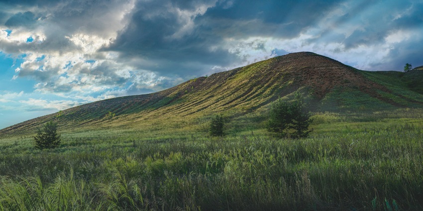 An image showing a hill that looks similar to the Jebel Hafeet foothills in Al Ain.