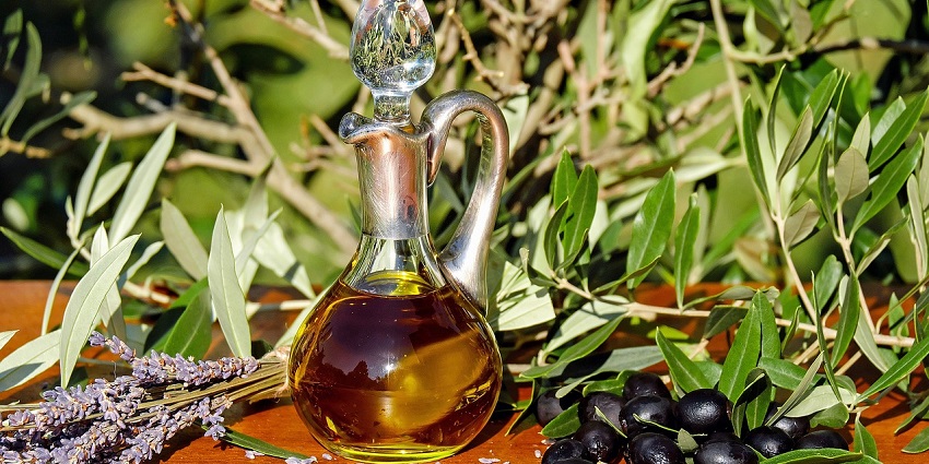 An image of an olive oil bottle resembling the Italian extra virgin olive oil bottle.