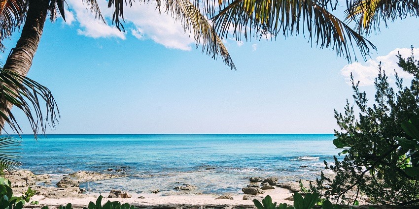 A mesmerising view of Paradise Beach featuring turquoise-blue waters and pristine sands.
