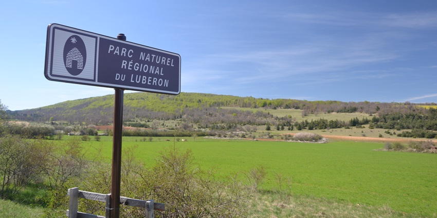 Scenic nature park with hiking trails near Apt – one of the things to do in apt france.