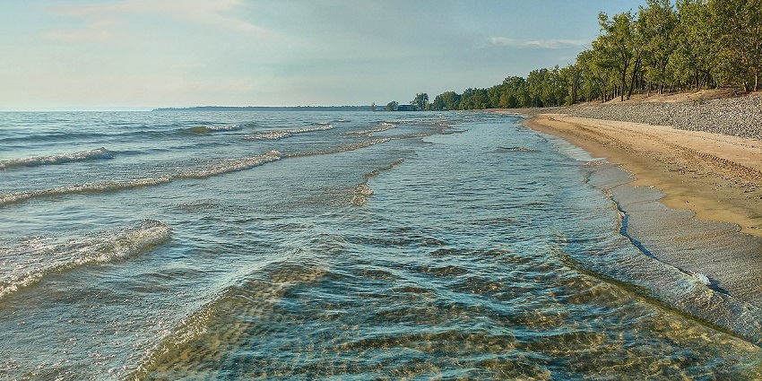 A cultural and culinary destination featuring wineries, charming towns, and lakeside beaches.