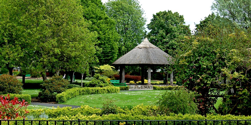 A small hut for tourists to relax in Town Park, a peaceful thing to do in Adare, Ireland.