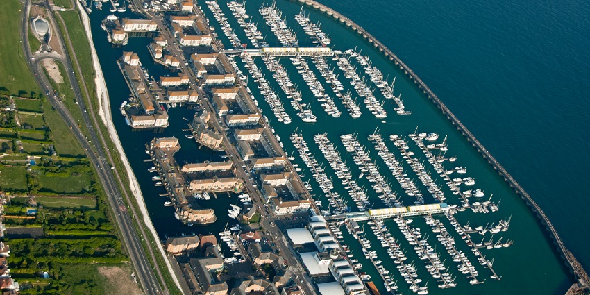 Stroll through Brighton Marina’s harbour front with its luxury yachts, restaurants and shops.