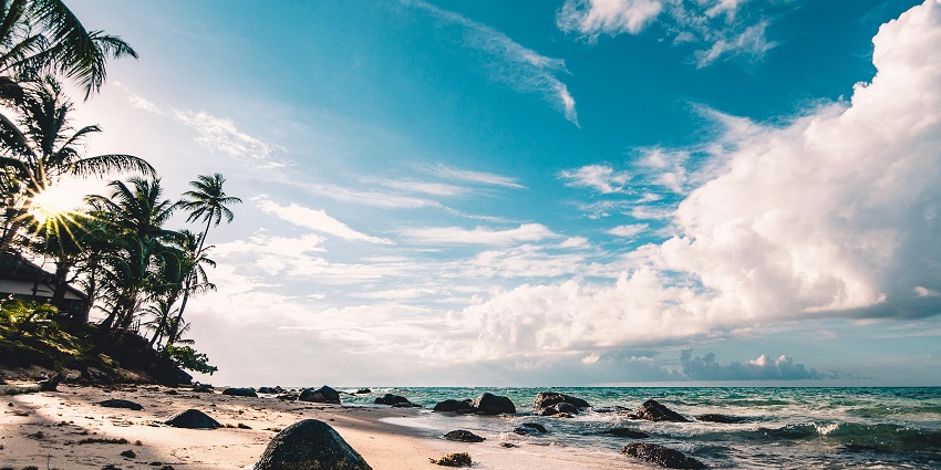 Image of a beach, similar to the San Polo Beach, one of the popular things to do in Bale.