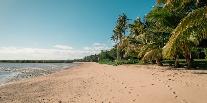 Relaxing and walking on the sandy shores of Koh Bon is a peaceful thing to do in Similan