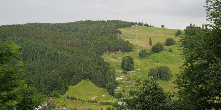 Feel the rush on the Hasenhorn Alpine Coaster, a scenic downhill ride with beautiful views.