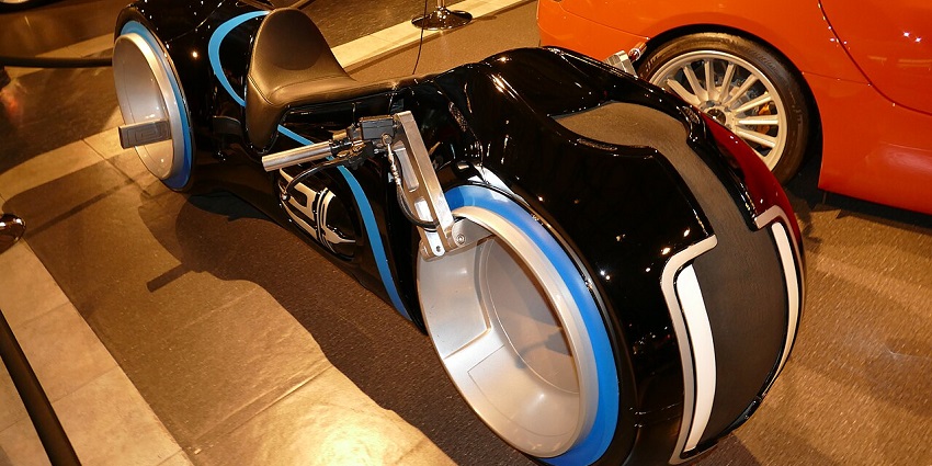 An image showing the display of classic cars at the Royal Automobile Museum in Amman.