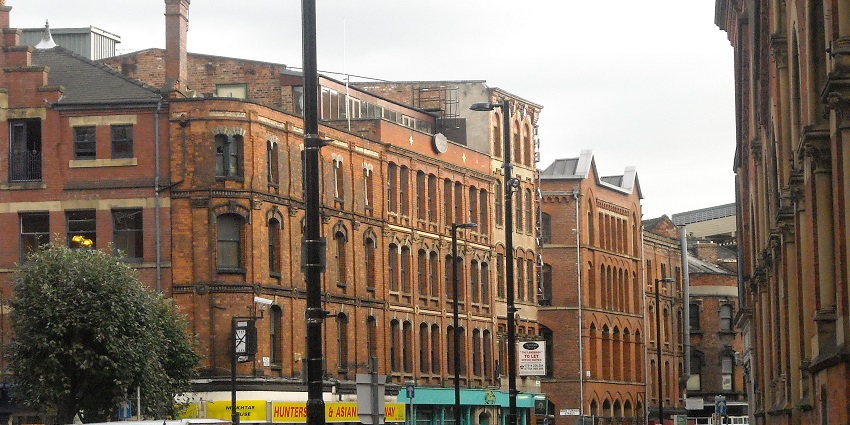 Dine in the Northern Quarter, known for its trendy cafes, craft beer pubs, and global eateries.
