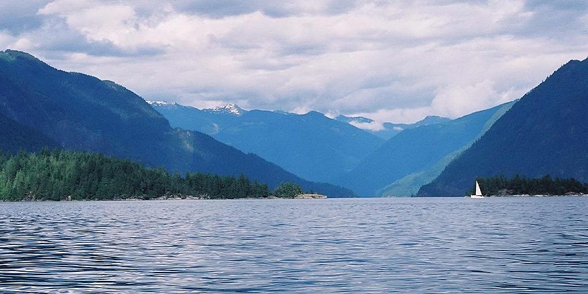 Dynamic Sechelt Rapids at Skookumchuck Narrows Provincial Park, a natural spectacle in this place to visit near Vancouver.