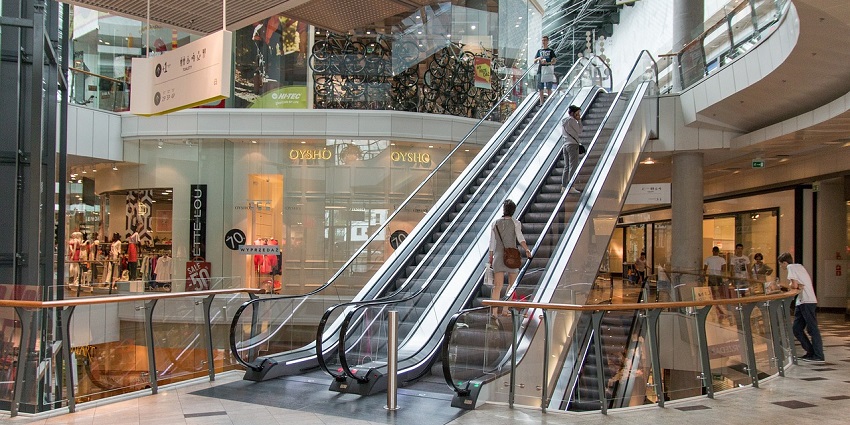 An image showing the Festival Place shopping centre, famous things to do in Basingstoke.