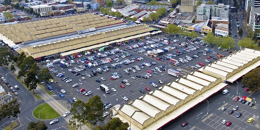 Browse through stalls at the Victoria Street Market, where you can find fresh produce.