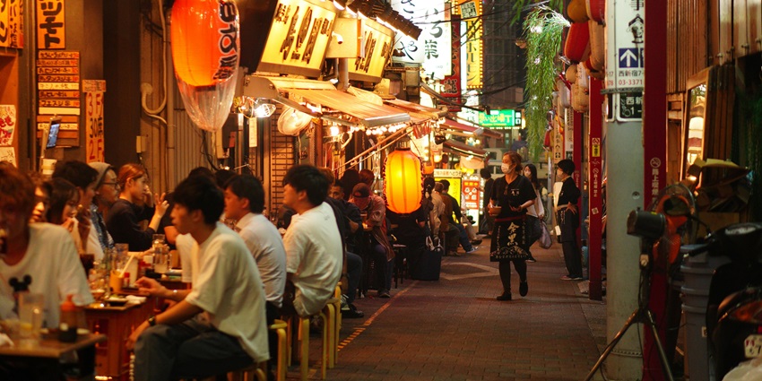 Things to do in Toshima include strolling alleys filled with sizzling yakitori and sweet taiyaki.