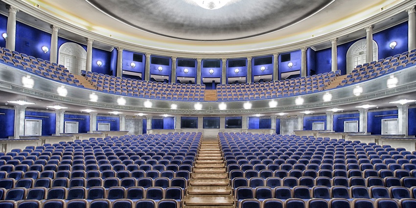 Enjoy Broadway musicals, ballet, or symphony performances at Charlotte’s premier arts venue.