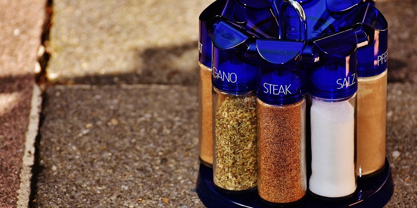 An image of spices similar to Sri Lankan spices, a popular thing to buy in Sri Lanka.