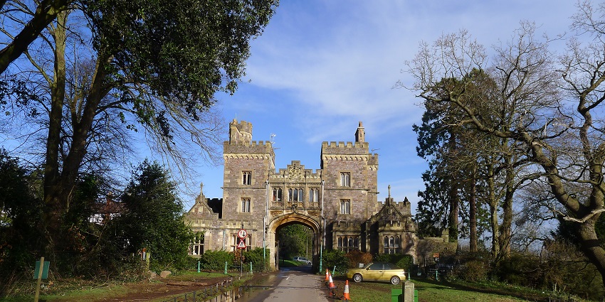 A vast estate offering nature walks, cycling trails, and beautiful gardens near Bristol city centre.