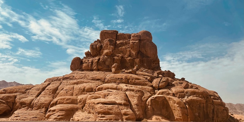 A view of the desert in Tabuk in Northwestern Saudi Arabia during the daytime.