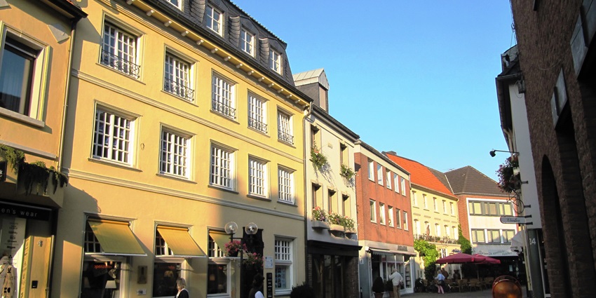 Scenic cycling routes through woodlands, farmlands, and quaint villages in the Kempen region.