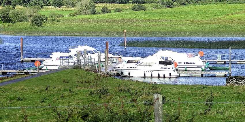 Tour boat cruising along the River Shannon; taking a cruise is one of the top things to do in Athlone.