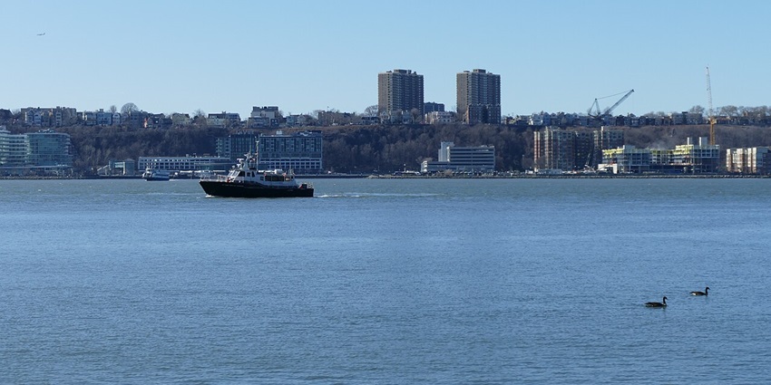 An image of the Hudson River, a place to explore, among the best things to do in Albany, Ny.