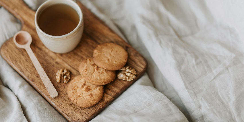 An image of tea and biscuits, which are among the popular things to buy in London.