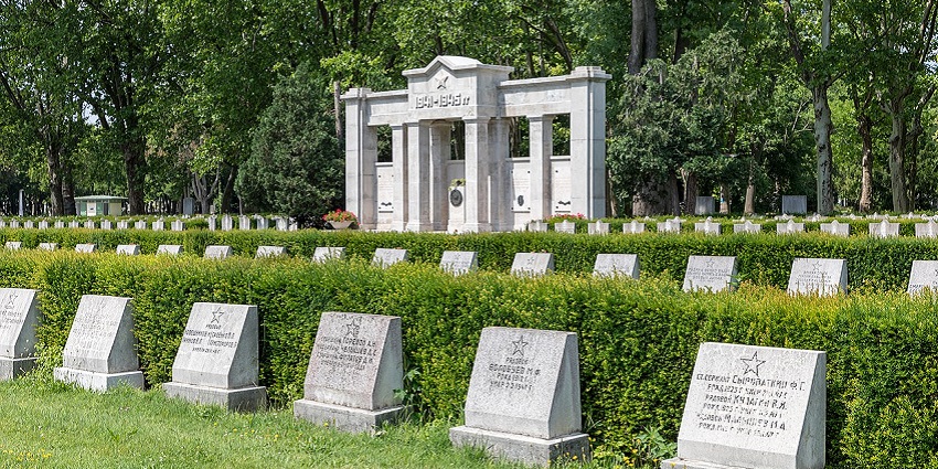 A site in Vienna dedicated to unidentified drowning victims, among the haunted places in Austria.