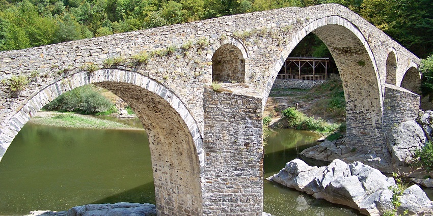 A mysterious medieval bridge shrouded in legend and breathtaking views, among the famous haunted places in Bulgaria.