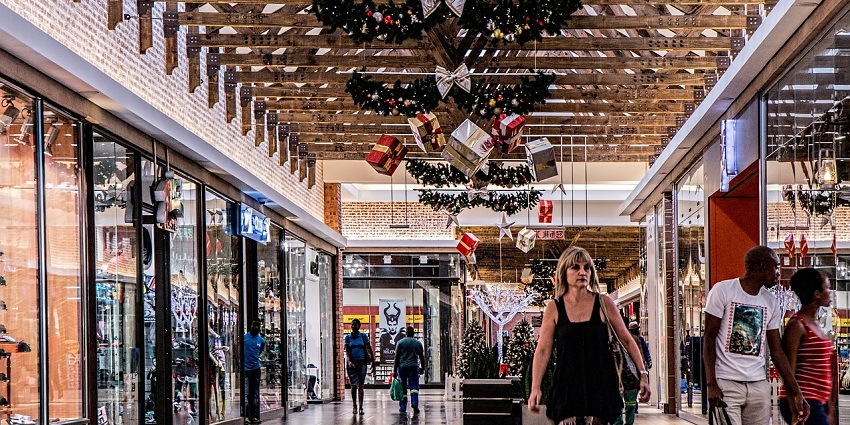 An indoor walkway like The Gate Mall, included in the famous malls in Kuwait.
