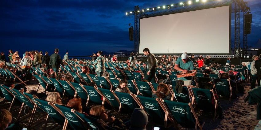 People are enjoying the Thessaloniki International Film Festival, part of a vibrant festival in Greece.
Viewers of this file can see comments and suggestions