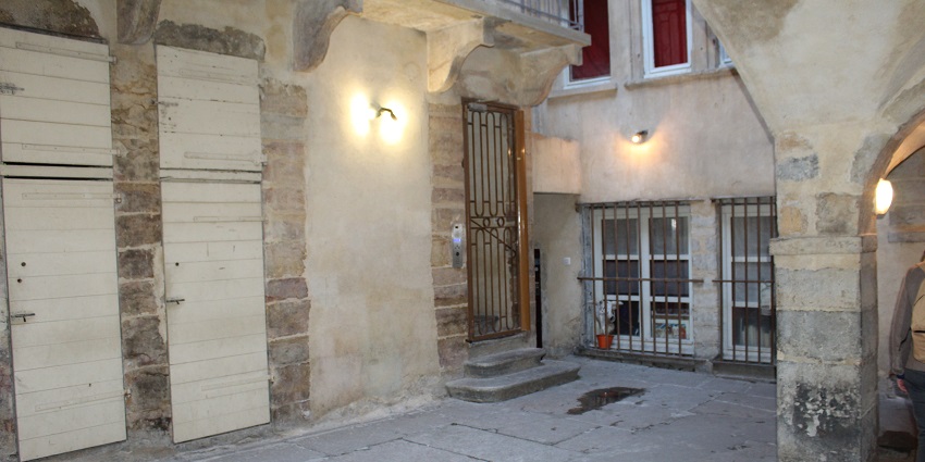 Discover the hidden traboules, centuries-old passageways that weave through Renaissance courtyards, among the best things to do in Lyon.