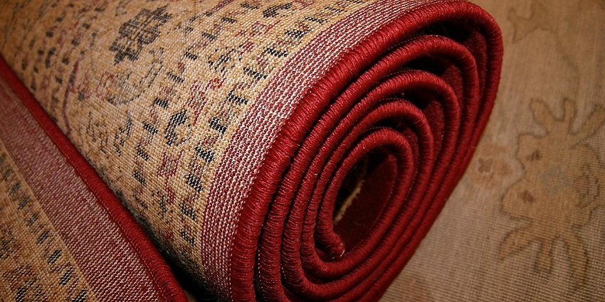 An image of a rug resembling the Turkish rug, one of the most famous things to buy in Turkey.
