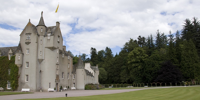 Visit Ballindalloch Castle with your loved ones, among the best things to do in Speyside.
