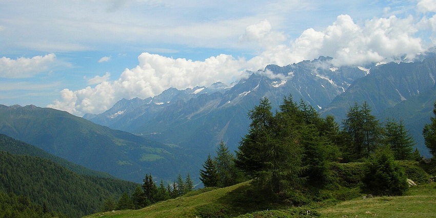 An Image of a stunning mountain region in Val Camonica, a famous place to visit in Italy.