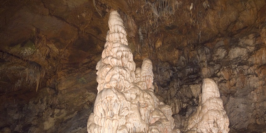 An image of the Mystical Dim Cave, which is among the tourist things to see in Alanya.
