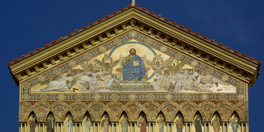 An image of the Amalfi Cathedral, a beautiful historic landmark in Amalfi Town, famous things to do in Amalfi Town.