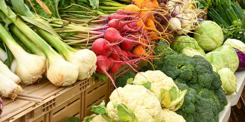 An image showing fresh produce and local goods at Beaverton Farmers Market, Oregon.