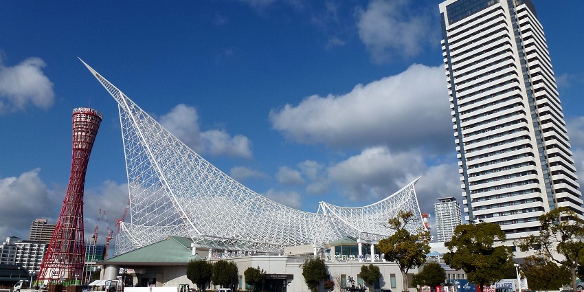 A popular spot for sightseeing and relaxation, one of the top things to do in Kobe.