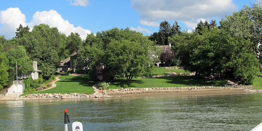 Things to do in saskatoon feature scenic riverfront walks and lively public spaces