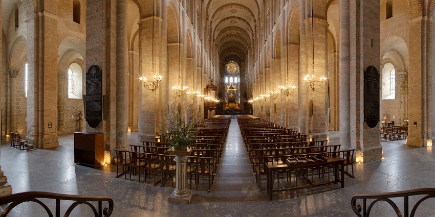 Walk down the historical and cultural paths in France and explore this renowned Basilica