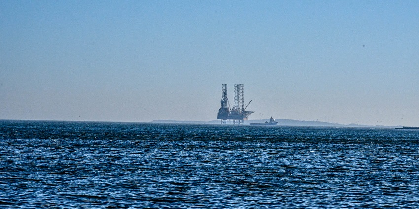 A photo of the extensive coastline of the Largest Salt Water Lake in the World.