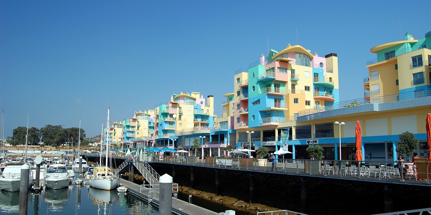 An image of the Albufeira Marina, one of the ideal things to do in Albufeira.