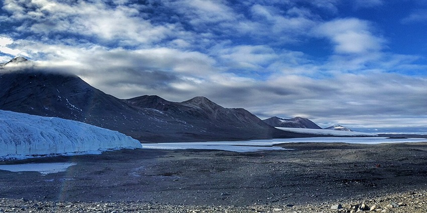 An image showing the Dry Valleys, one of the few places in Antarctica.