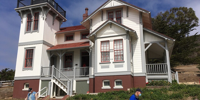 An Image of Point San Luis Lighthouse, one of the best things to do in Avila Beach.