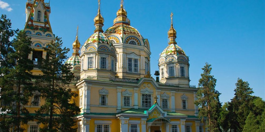 An image showing the Ascension Cathedral, a top thing to see in Almaty in September.