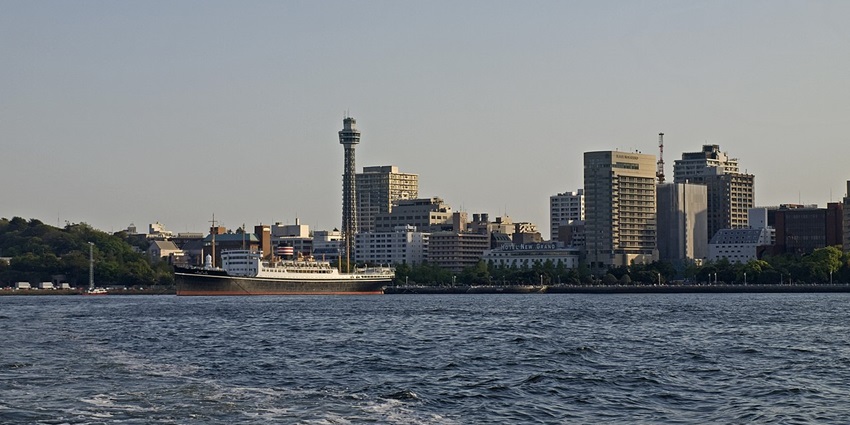 Scenic Yokohama Waterfront walkway, perfect for strolls and relaxation is one of the best things to do in Yokohama.