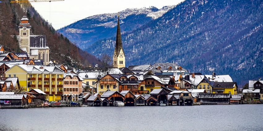 An image of a stunning Hallstatt village, which is one of the best things to do in Austria in November.
